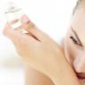 Как правильно пользоваться мужской парфюмерией Как правильно брызгать духи женские